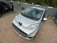 PEUGEOT 107